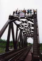img084
